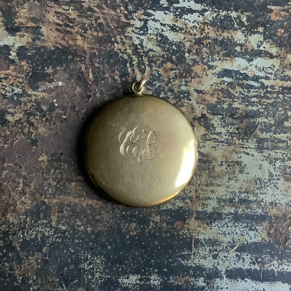 Antique W&S Victorian Monogrammed Locket - Picture 4 of 5